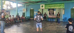 Insanos MC realiza doação de cestas básicas em Parauapebas